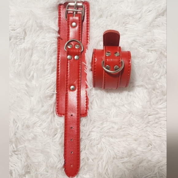 Bondage Wrist Cuffs in Red - Picture 4 of 5